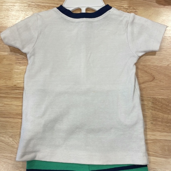 NWOT 12month Carters outfit brand new without tags  never worn - Picture 5 of 6